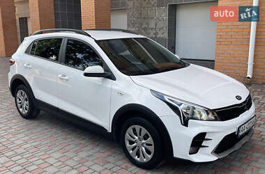 Позашляховик / Кросовер Kia Rio X 2021 в 