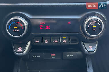 Позашляховик / Кросовер Kia Rio X 2021 в 