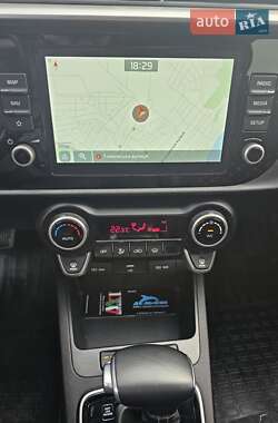 Позашляховик / Кросовер Kia Rio X 2021 в 