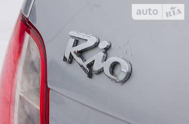 Седан Kia Rio 2010 в Днепре