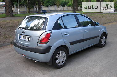 Хэтчбек Kia Rio 2008 в Киеве