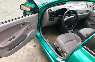 Седан Kia Rio 2002 в Днепре