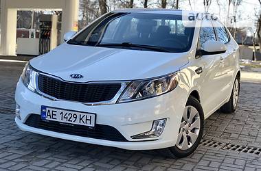 Седан Kia Rio 2014 в Днепре