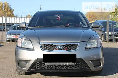 Седан Kia Rio 2011 в 