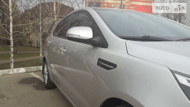 Седан Kia Rio 2013 в Кременчуці