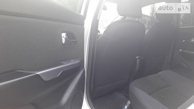 Седан Kia Rio 2013 в Кременчуці