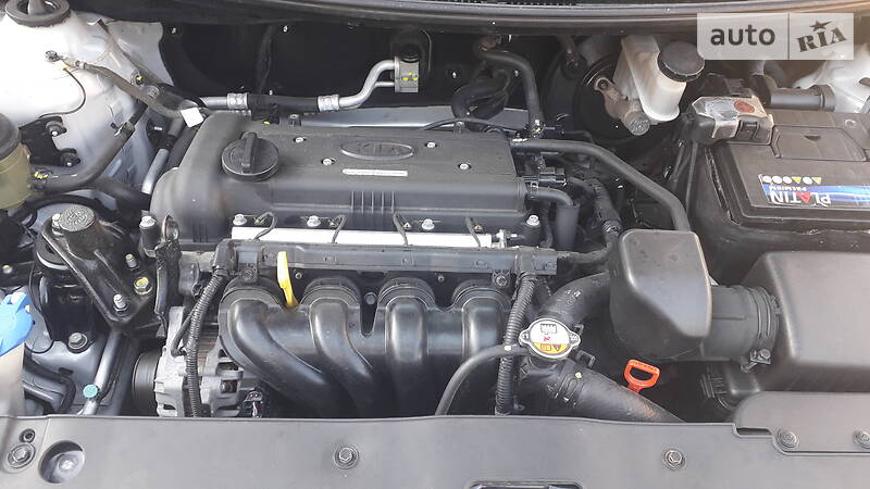 Седан Kia Rio 2013 в Кременчуці