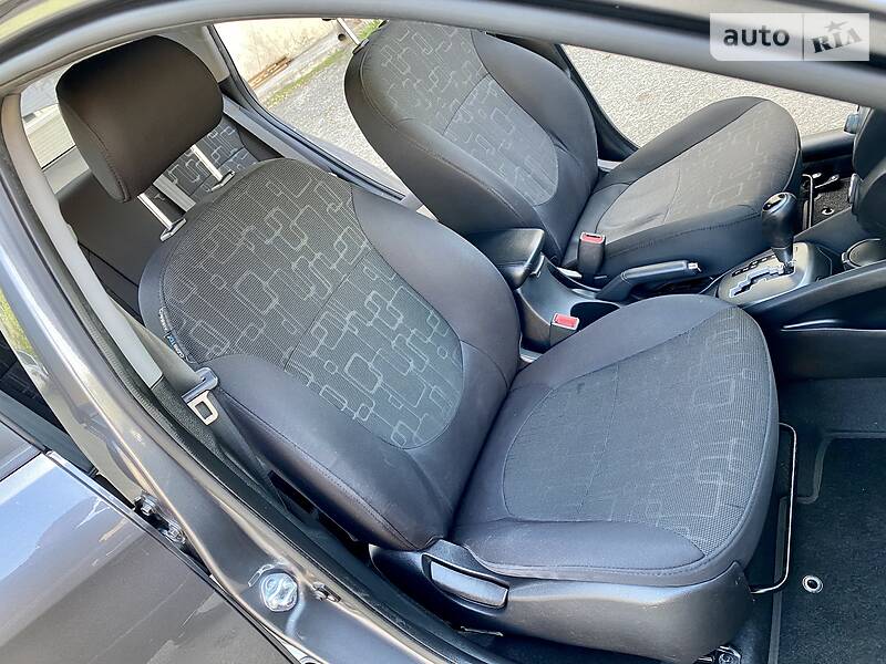 Седан Kia Rio 2011 в Києві