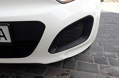 Хетчбек Kia Rio 2012 в 