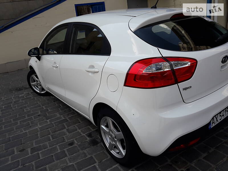 Хэтчбек Kia Rio 2012 в Харькове