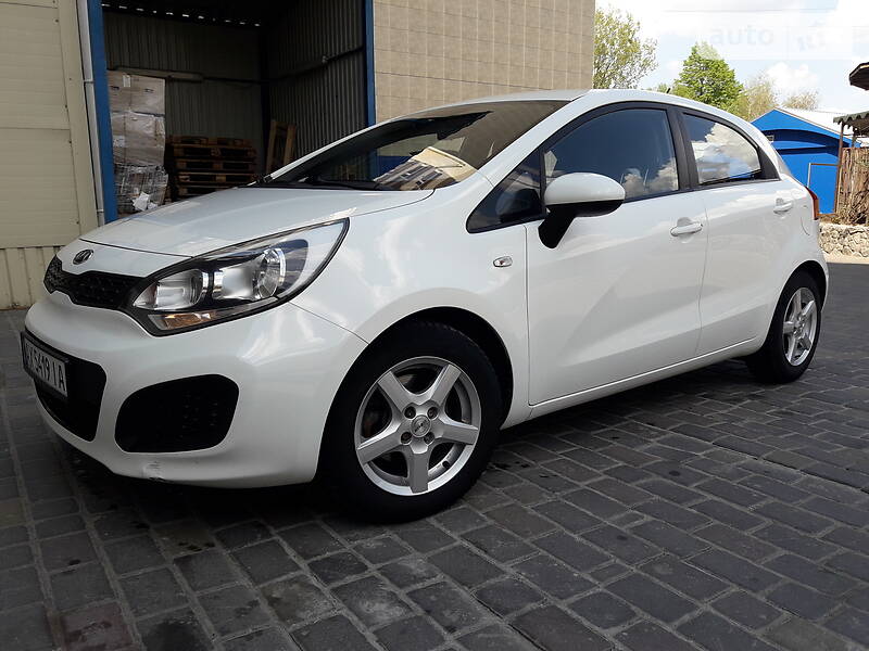 Хэтчбек Kia Rio 2012 в Харькове