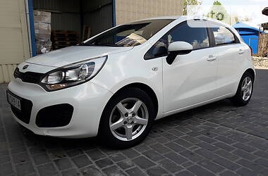 Хетчбек Kia Rio 2012 в 