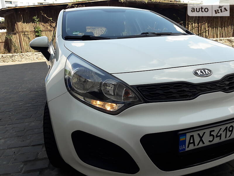 Хэтчбек Kia Rio 2012 в Харькове