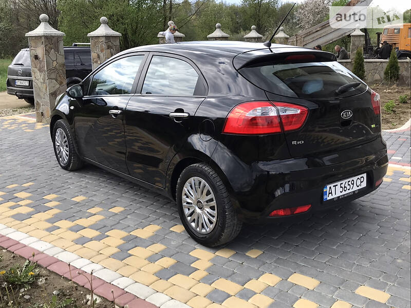 Хетчбек Kia Rio 2012 в Івано-Франківську