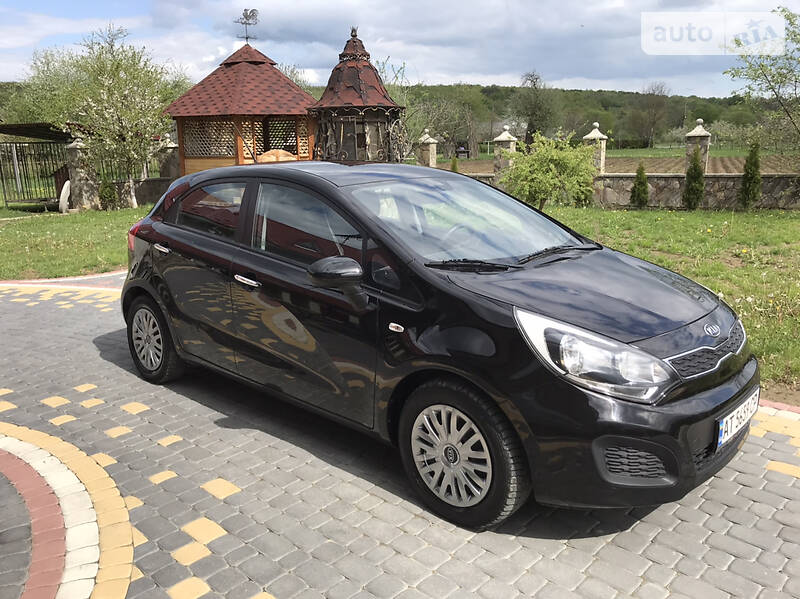 Хетчбек Kia Rio 2012 в Івано-Франківську