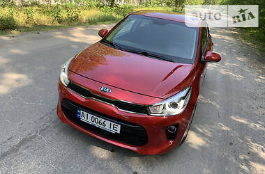 Хэтчбек Kia Rio 2017 в 