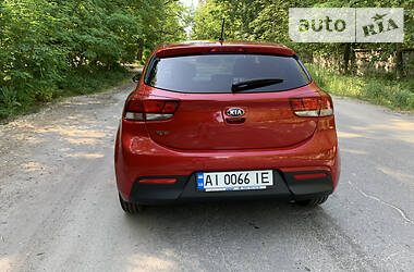 Хэтчбек Kia Rio 2017 в 