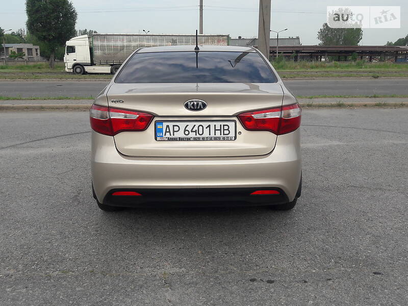 Седан Kia Rio 2013 в Запоріжжі