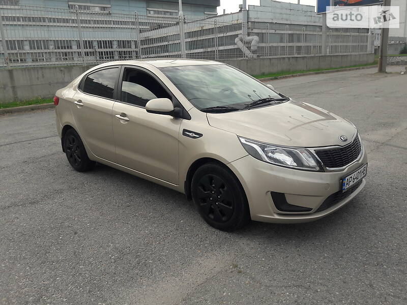Седан Kia Rio 2013 в Запоріжжі