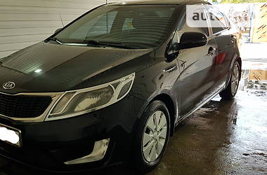 Седан Kia Rio 2012 в Черновцах