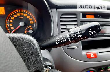 Хетчбек Kia Rio 2008 в 