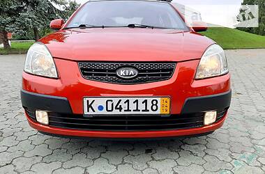 Хетчбек Kia Rio 2008 в 