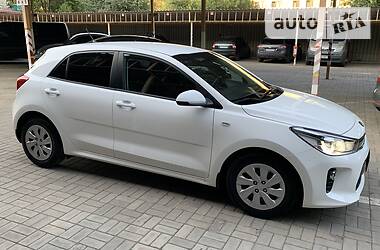 Хэтчбек Kia Rio 2017 в Киеве