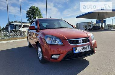 Хэтчбек Kia Rio 2010 в Кременчуге