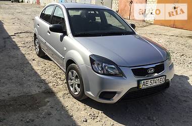 Седан Kia Rio 2011 в Днепре