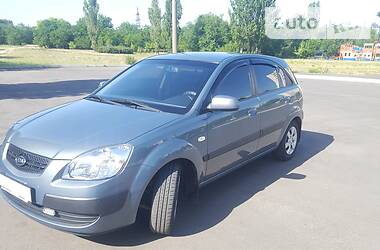 Хэтчбек Kia Rio 2008 в Луцке