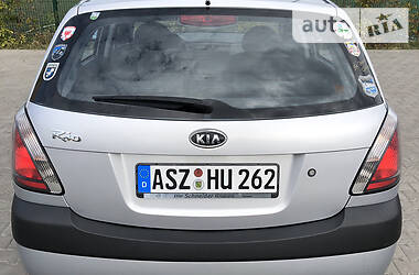 Хэтчбек Kia Rio 2008 в Киеве