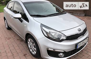 Седан Kia Rio 2017 в Киеве