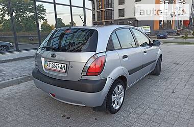 Хэтчбек Kia Rio 2007 в Ивано-Франковске