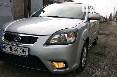 Хэтчбек Kia Rio 2011 в 