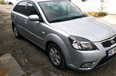 Хетчбек Kia Rio 2011 в Дніпрі