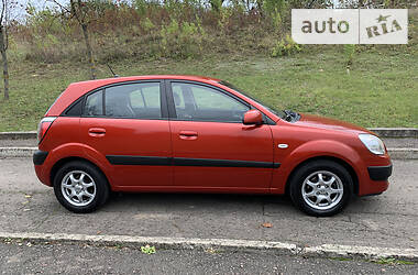 Хетчбек Kia Rio 2008 в 