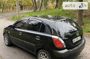 Хэтчбек Kia Rio 2008 в Кривом Роге