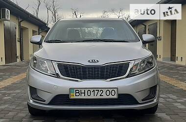 Седан Kia Rio 2012 в Измаиле