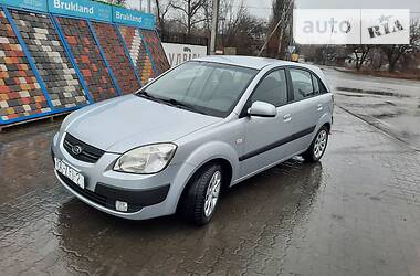 Хэтчбек Kia Rio 2008 в Полтаве