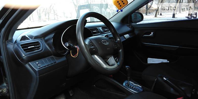 Седан Kia Rio 2012 в Доброполье