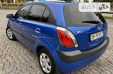 Хэтчбек Kia Rio 2008 в Одессе