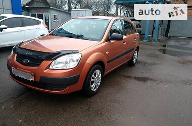 Хэтчбек Kia Rio 2010 в Житомире