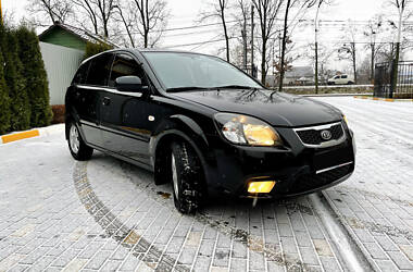 Хэтчбек Kia Rio 2011 в 