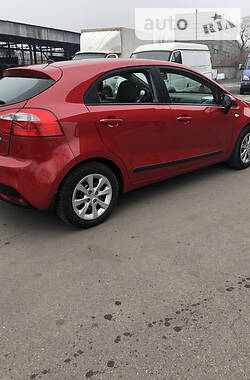 Хетчбек Kia Rio 2013 в Запоріжжі