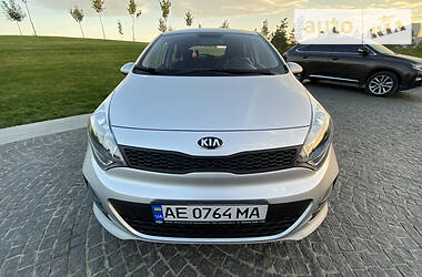 Хетчбек Kia Rio 2016 в Дніпрі