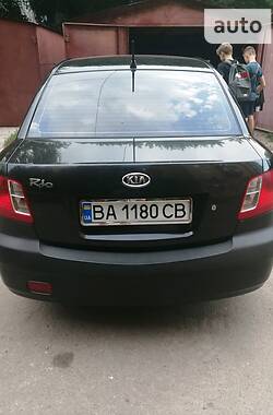 Седан Kia Rio 2005 в Кропивницком