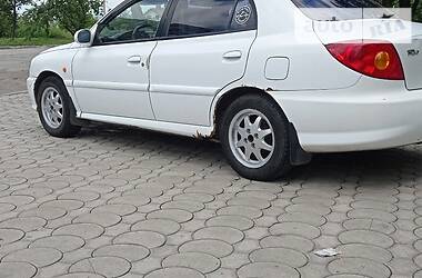 Седан Kia Rio 2000 в Мариуполе