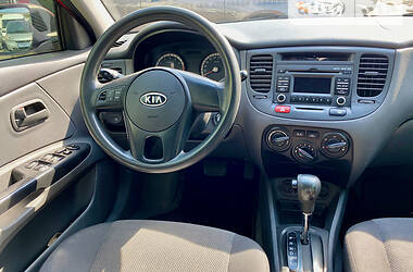 Хэтчбек Kia Rio 2011 в Киеве