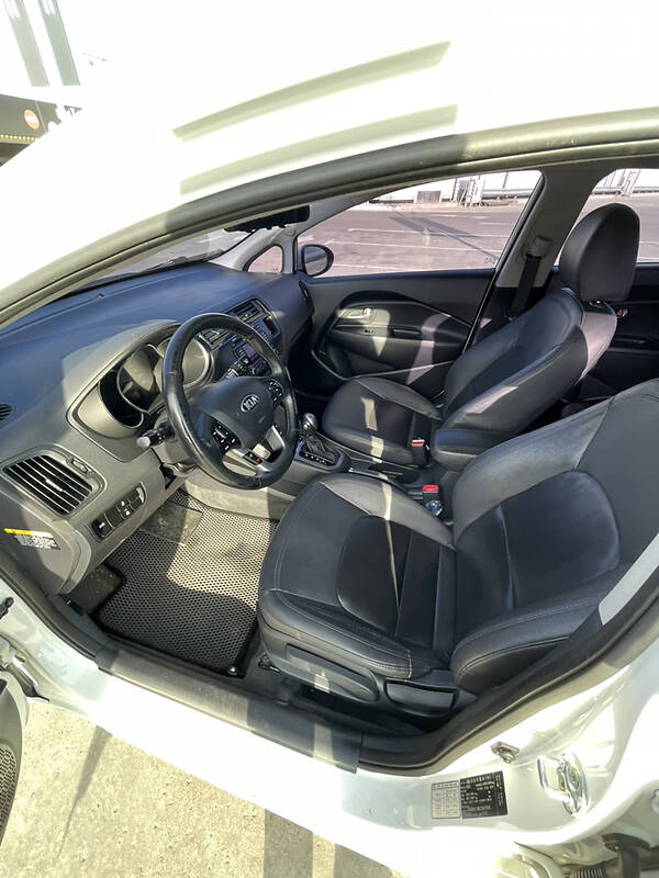 Хетчбек Kia Rio 2013 в Києві