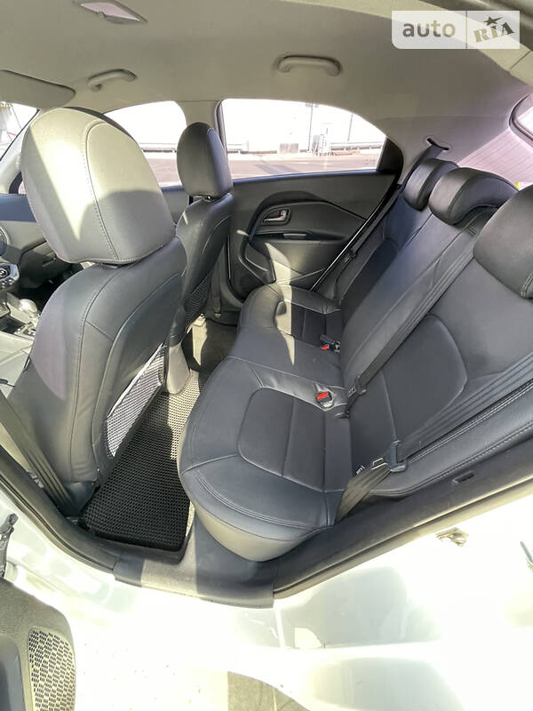 Хетчбек Kia Rio 2013 в Києві